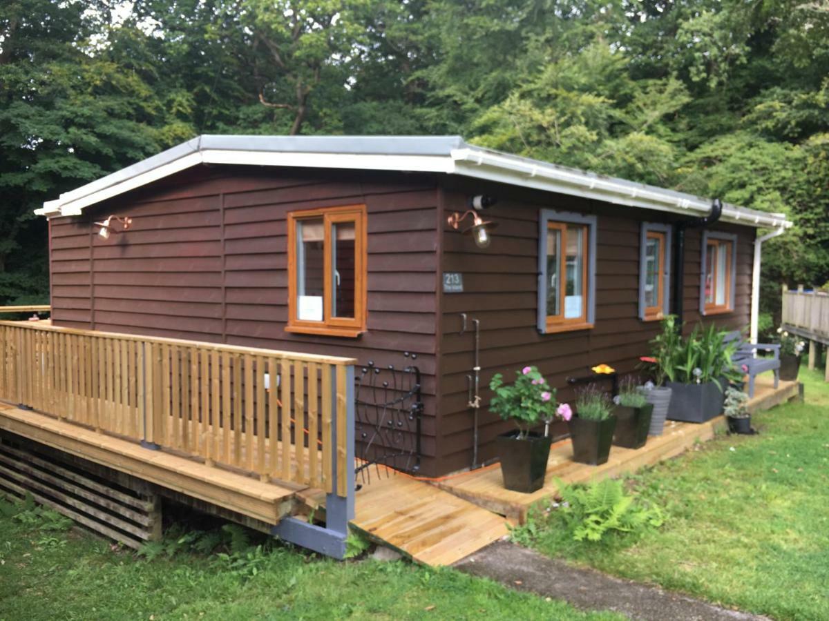 Scarlett Cabin Glan Gwna เคอร์นาวอน ภายนอก รูปภาพ
